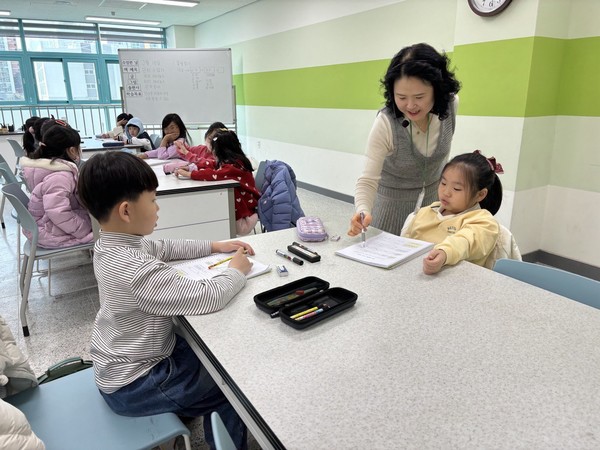 원흥초등학교 늘봄 프로그램 운영.